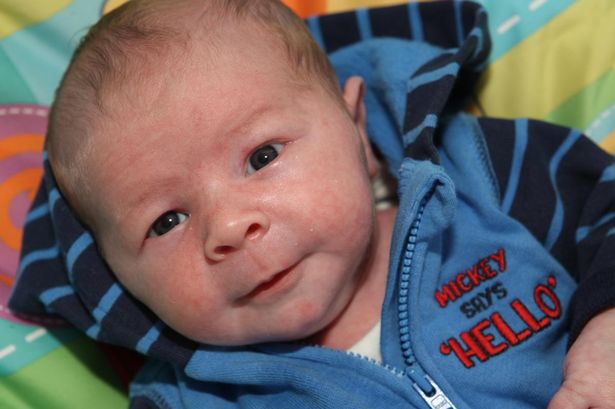 Mẹ phá thai, con vẫn ra đời khỏe mạnh diệu kì - 3