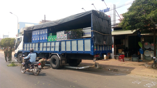 Xe tải không người lái chạy bon bon trên Quốc lộ 56 - 2