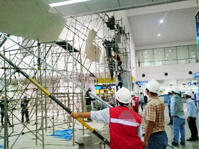 Hé lộ nguyên nhân sập giàn giáo ở Tân Sơn Nhất - 1