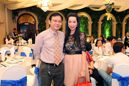 Phi Thanh Vân lần đầu khoe con trai - 8