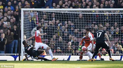 Arsenal - Watford: Trao trả "vương miện" - 1