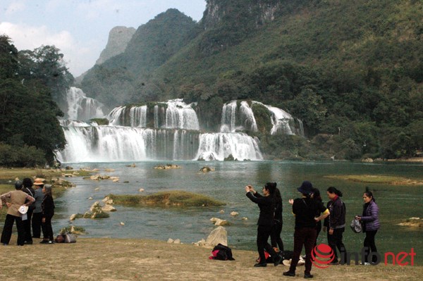 Thác Bản Giốc đẹp hùng vĩ giữa đại ngàn - 7