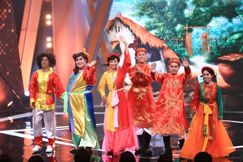 Gil Lê bảnh bao, lịch lãm khoe giọng trên sân khấu hài - 9