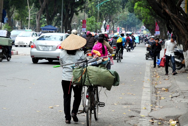 Bánh mì miễn phí cho người nghèo lần đầu xuất hiện ở Thủ đô - 9