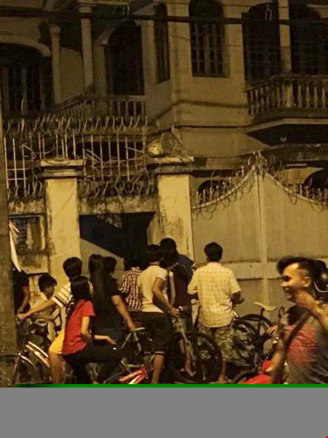 Người đàn ông khốn khổ vì lời đồn ngôi nhà bị ma ám - 2