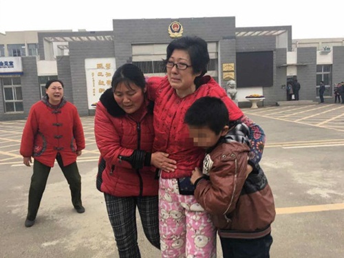 “Mẹ hổ” đánh đập con dã man đã được ra tù - 1