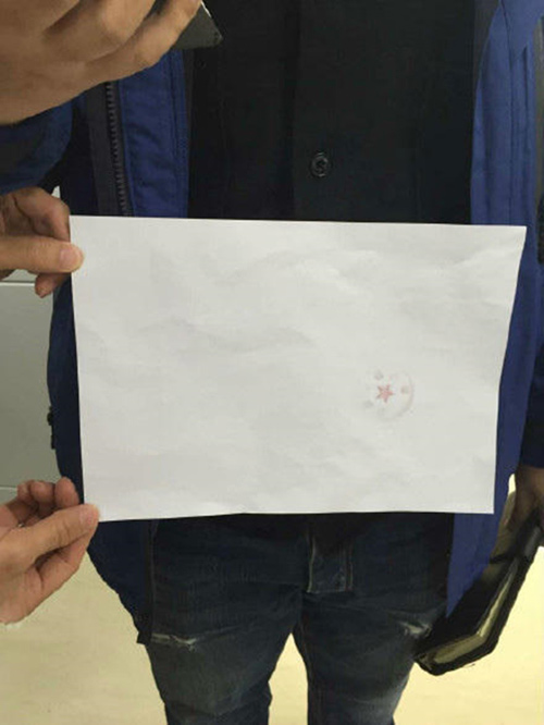 Giới trẻ rộ trào lưu khoe vòng eo mỏng như giấy A4 - 8