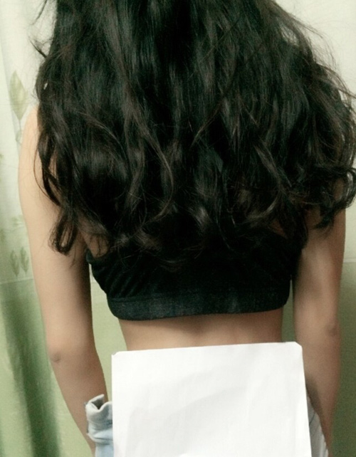 Giới trẻ rộ trào lưu khoe vòng eo mỏng như giấy A4 - 3