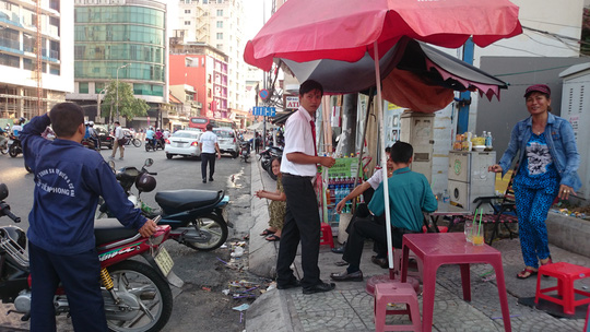 Chuyện người mẹ bị cướp: Người dân vô cảm hay bất lực? - 3