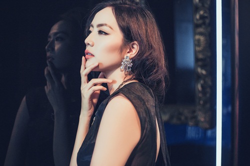 Ngọc Quý khoe vẻ gợi cảm với trang phục xuyên thấu - 10