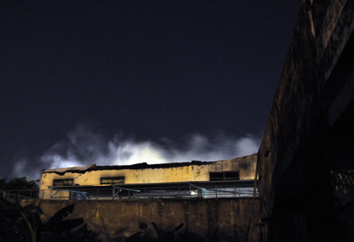 TP.HCM: Cháy dữ dội ở xưởng bông gòn - 5