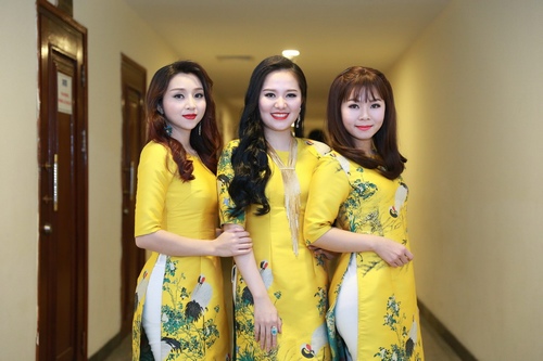 Vợ chồng Trọng Tấn tình cảm đến chúc mừng Anh Thơ - 13