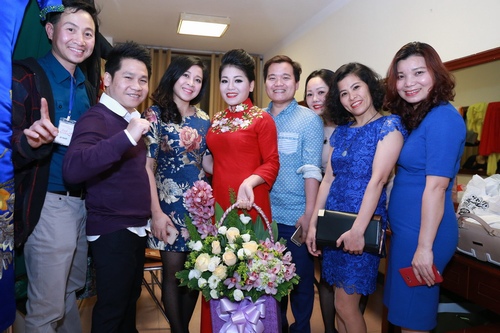 Vợ chồng Trọng Tấn tình cảm đến chúc mừng Anh Thơ - 3