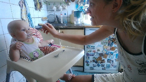 Ngộ nghĩnh bộ ảnh mẹ "tự sướng" cùng con gái nhỏ - 6