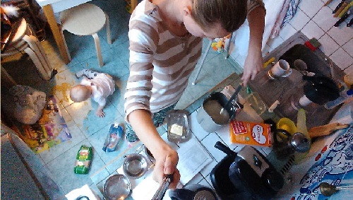 Ngộ nghĩnh bộ ảnh mẹ "tự sướng" cùng con gái nhỏ - 8