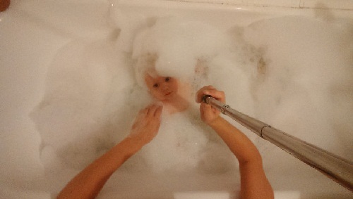 Ngộ nghĩnh bộ ảnh mẹ "tự sướng" cùng con gái nhỏ - 14