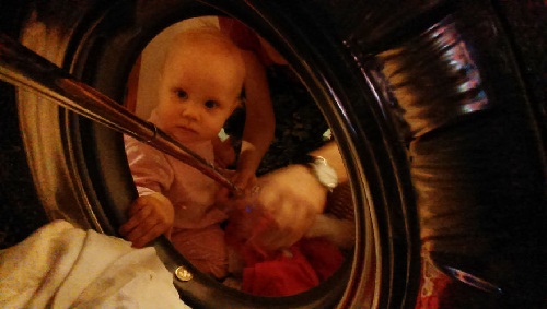 Ngộ nghĩnh bộ ảnh mẹ "tự sướng" cùng con gái nhỏ - 2