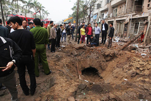 Vụ nổ lớn ở Văn Phú: &#34;Con thơ dại đang đợi mẹ ở nhà&#34; - 1