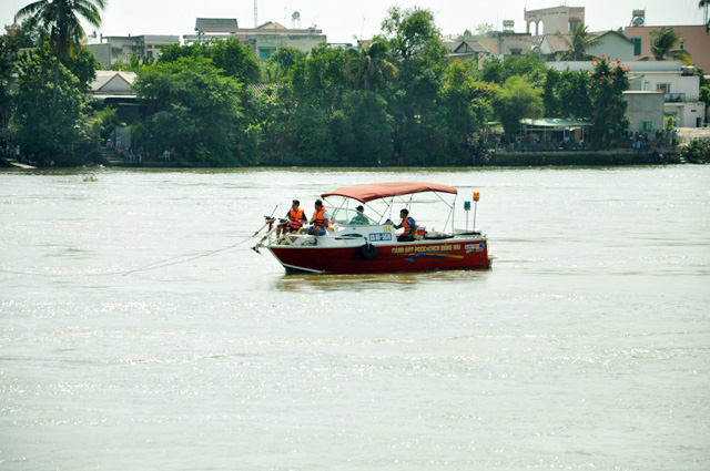 Sập cầu Ghềnh: &#34;Chạy nhanh chút nữa là tôi xuống sông rồi&#34; - 6