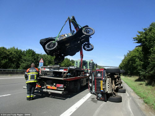 Vợ chồng già du lịch khắp nơi trên chiếc xe 100 tuổi - 12