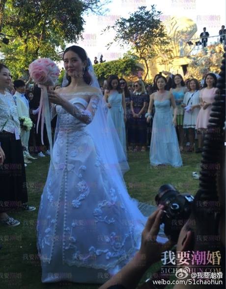 Những hình ảnh đẹp nhất trong đám cưới Lưu Thi Thi - 10