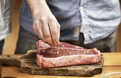 Năm dấu hiệu trên môi bạn không bao giờ nên bỏ qua - 2