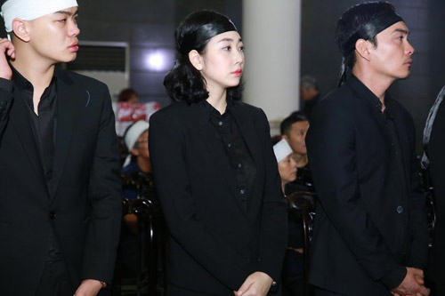 Lễ tang nhạc sĩ Thanh Tùng: "Tiễn bố về với mẹ, chào bố" - 2