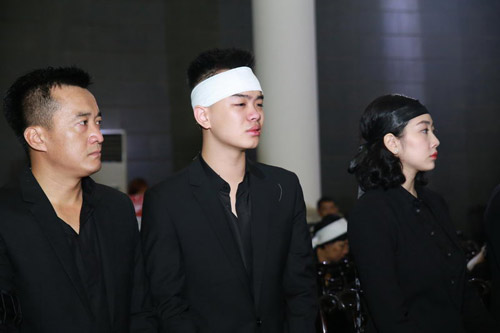 Lễ tang nhạc sĩ Thanh Tùng: "Tiễn bố về với mẹ, chào bố" - 3