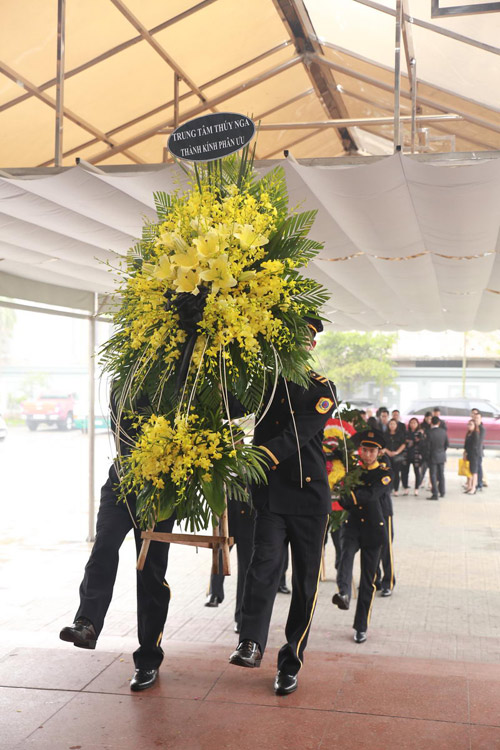 Lễ tang nhạc sĩ Thanh Tùng: "Tiễn bố về với mẹ, chào bố" - 24