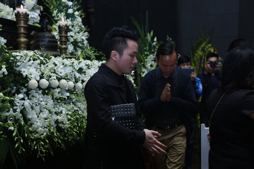Lễ tang nhạc sĩ Thanh Tùng: "Tiễn bố về với mẹ, chào bố" - 17