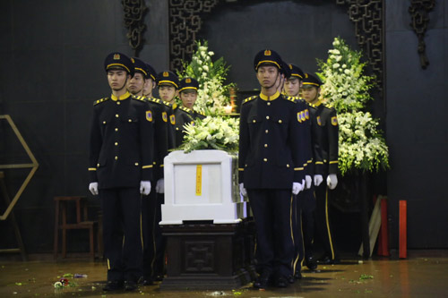 Lễ tang nhạc sĩ Thanh Tùng: "Tiễn bố về với mẹ, chào bố" - 6