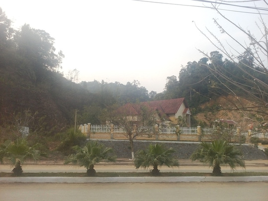 Bí thư huyện đào hầm xuyên núi chỉ để… chứa rượu (?!) - 7