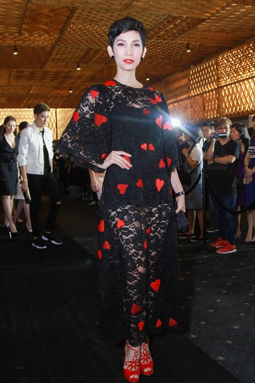 Phạm Hương, Thu Thảo đọ nhan sắc một chín một mười - 14