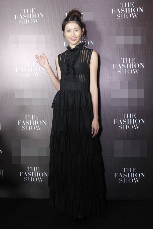 Phạm Hương, Thu Thảo đọ nhan sắc một chín một mười - 10