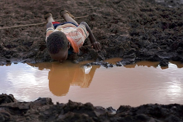 Thiếu nước, 900 trẻ nhỏ chết mỗi ngày - 1