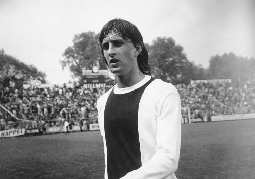 “Thánh” Cruyff: Bất tử trong lòng fan bóng đá đẹp - 3