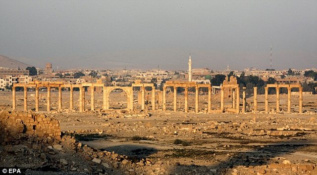 Syria thắng lớn, sắp đánh bật IS khỏi thành cổ Palmyra - 1