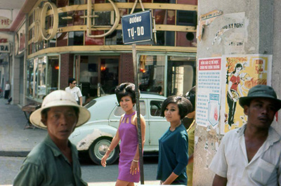 Thời trang táo bạo khó ngờ thời các bà, các mẹ - 9