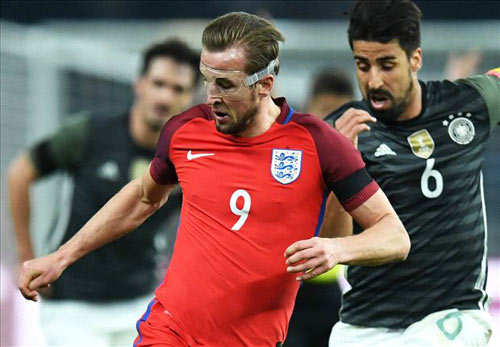 Tin HOT tối 27/3: "Muốn như MU, Arsenal cứ đuổi Wenger" - 2