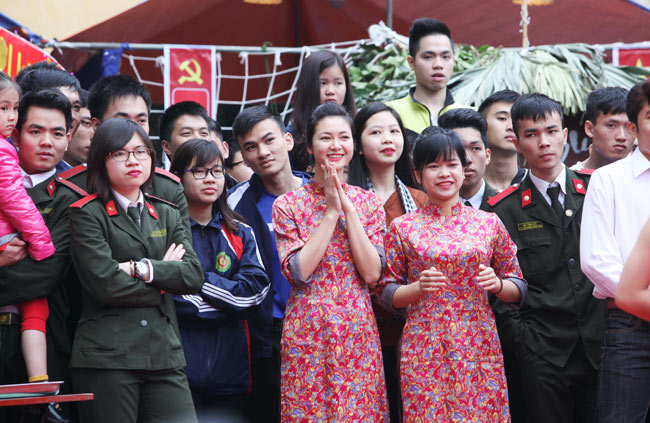 Ngắm Hoa khôi Học viện An ninh trong điệu nhảy dân vũ - 11