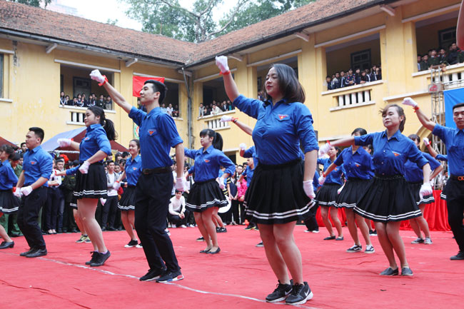 Ngắm Hoa khôi Học viện An ninh trong điệu nhảy dân vũ - 5