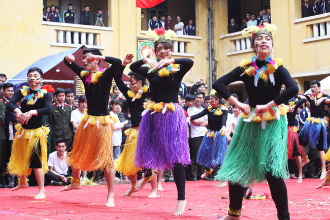 Ngắm Hoa khôi Học viện An ninh trong điệu nhảy dân vũ - 4