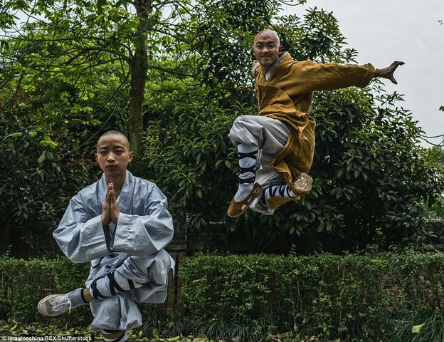Cảnh luyện võ gian truân trong chùa Thiếu Lâm ở TQ - 1