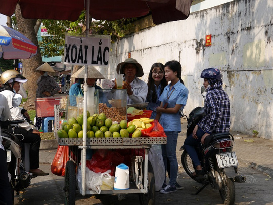 Lý giải hiện tượng "xoài lắc" làm mưa gió Sài thành - 4