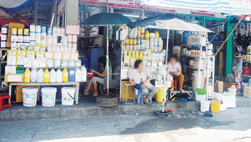 Chợ "thần chết" giữa Sài Gòn - 1