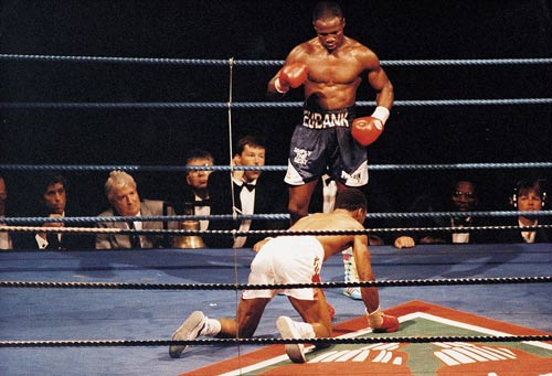 Boxing: Cha xin con đừng "phế võ công" đối thủ - 4