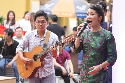 Linh Nga, Hồng Nhung đọ sắc đằm thắm với áo dài - 9