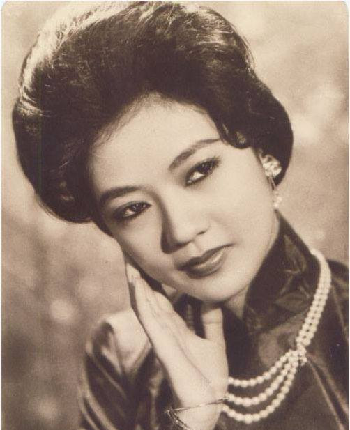 Vẻ đẹp "nghiêng thành" của các giai nhân thời xưa cũ - 13