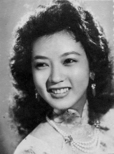 Vẻ đẹp "nghiêng thành" của các giai nhân thời xưa cũ - 12