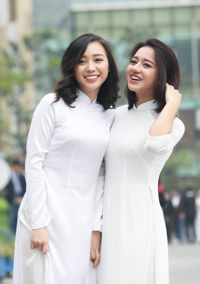 Nữ sinh trường Amsterdam xinh tươi trong ngày hội áo dài - 3